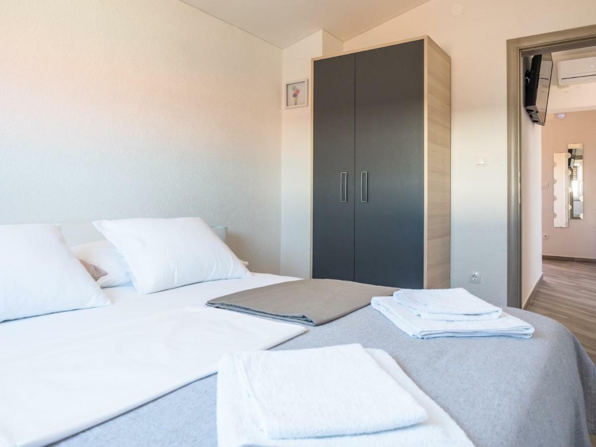 Apartment ˝Soleil˝ Vir Bagian luar foto
