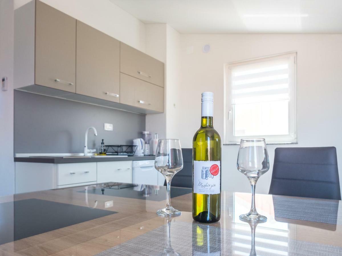Apartment ˝Soleil˝ Vir Bagian luar foto