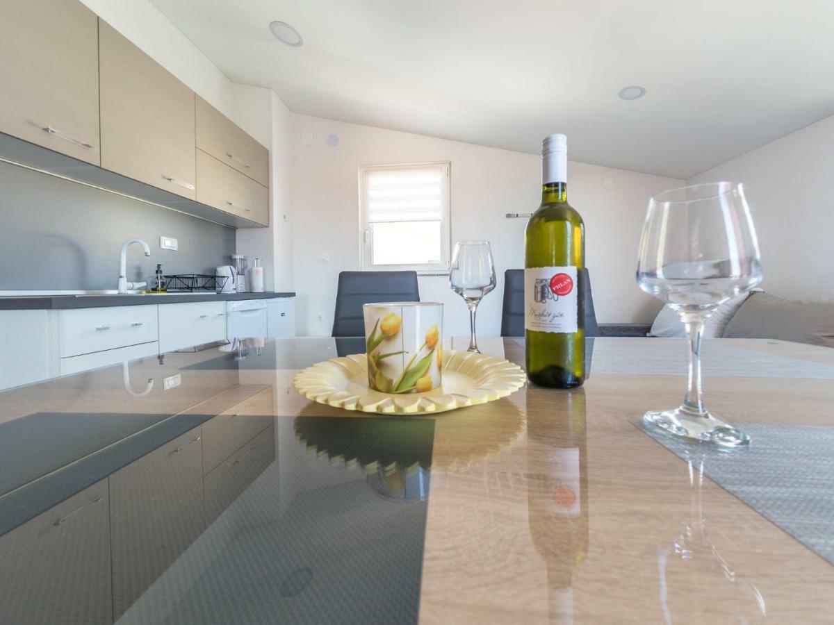 Apartment ˝Soleil˝ Vir Bagian luar foto