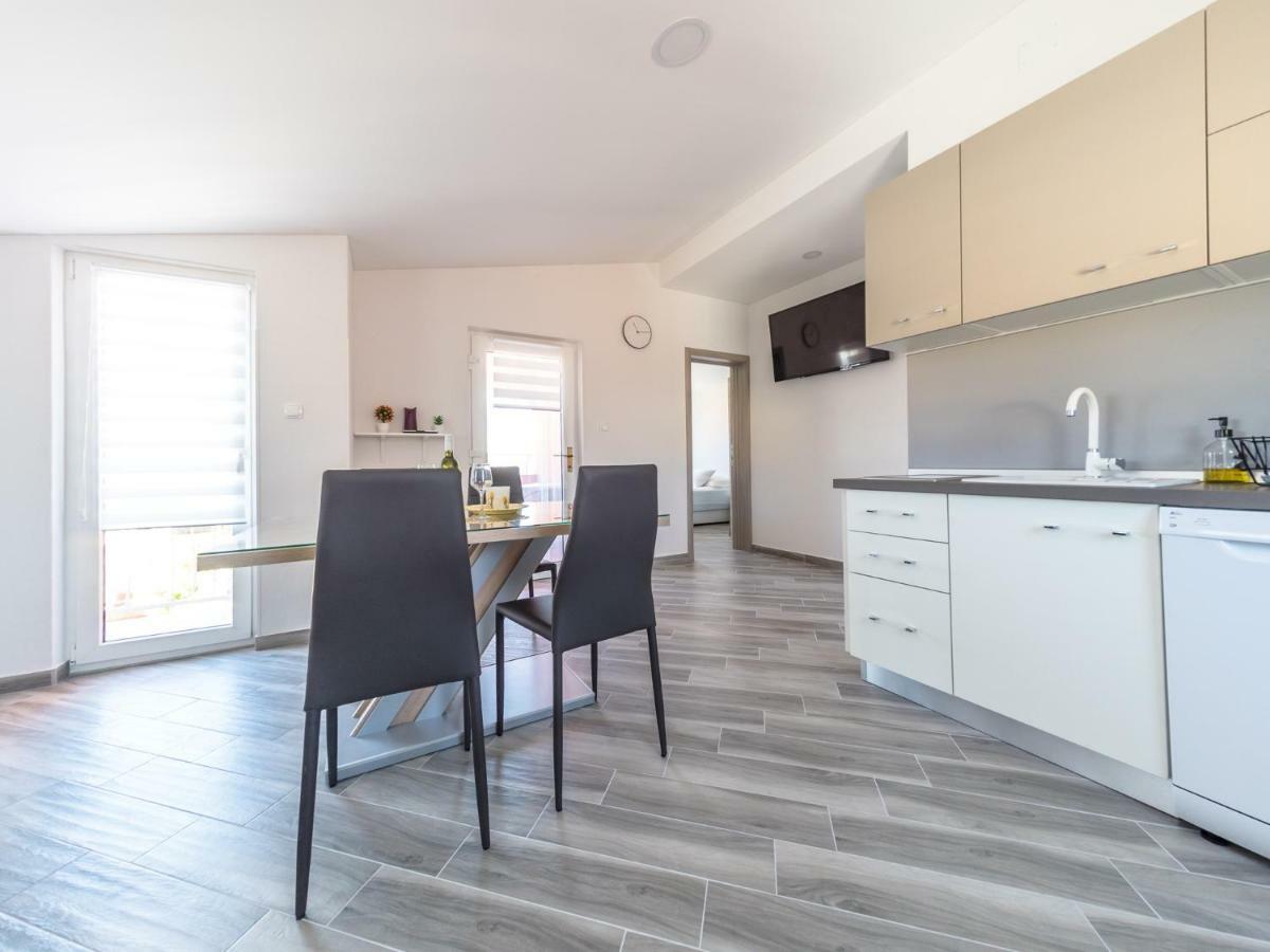 Apartment ˝Soleil˝ Vir Bagian luar foto